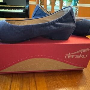 NIB WOMEN’S DANSKO LISANNE MILLED NUBUCK SHOES BLUE - SIZE 36